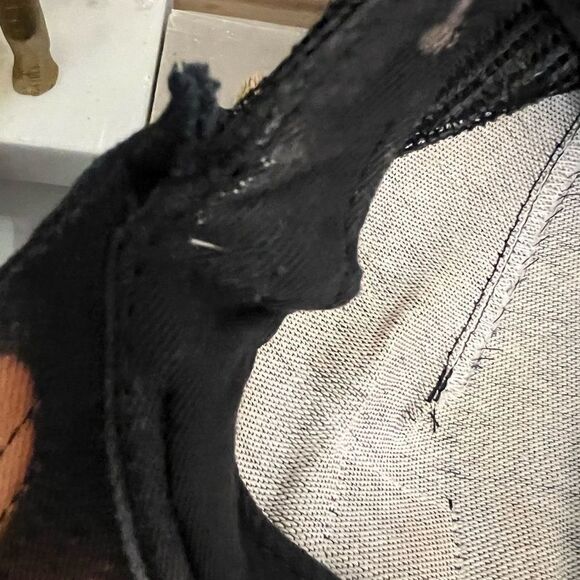 Huf customized well loved men’s trucker SnapBack hat. - Picture 5 of 9